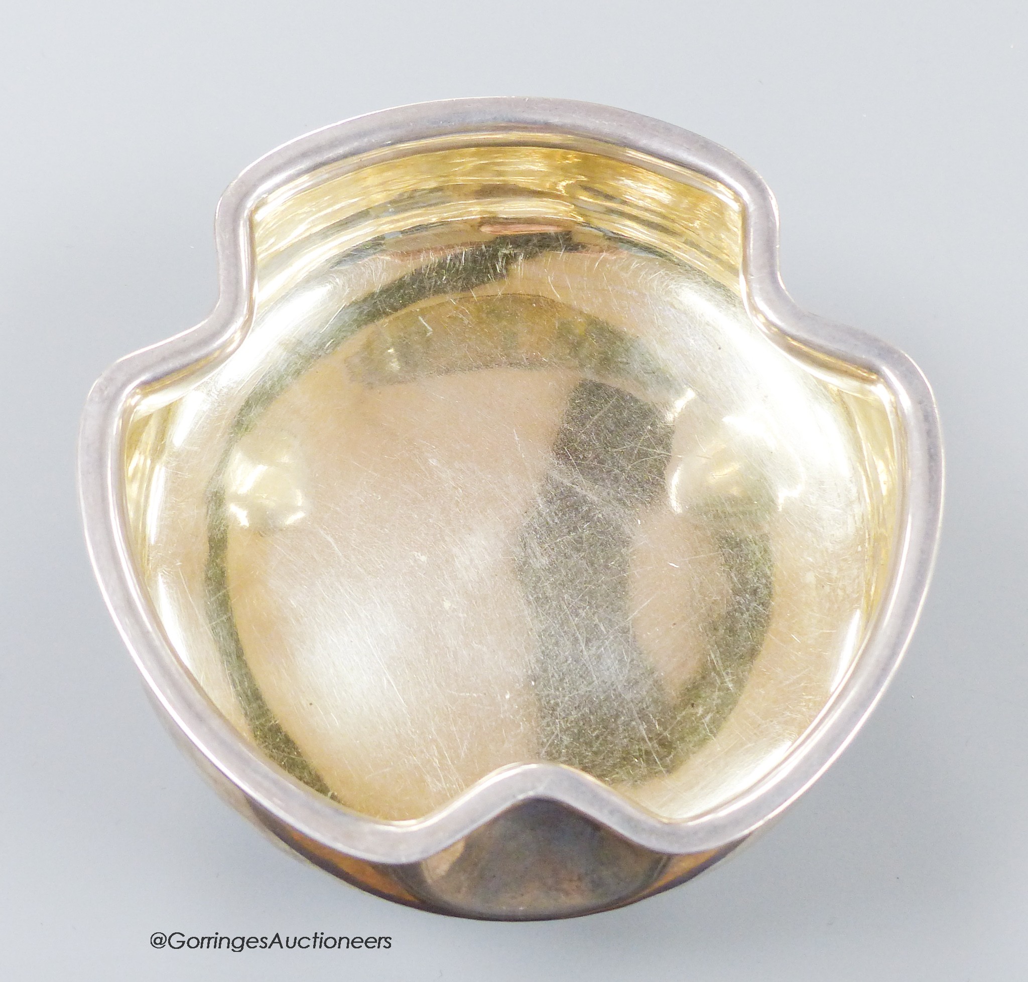 A late 19th century Russian 84 zolotnik pedestal bowl, with pinched border, assay master Alexander Syeveyer, 1893, master KL, diameter 11.5cm, 7.5oz.